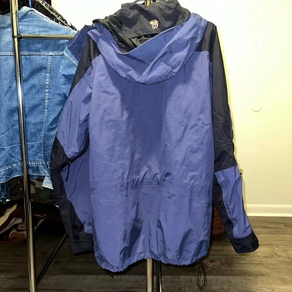 Mountain hardware jacket size large - Picture 5 of 5